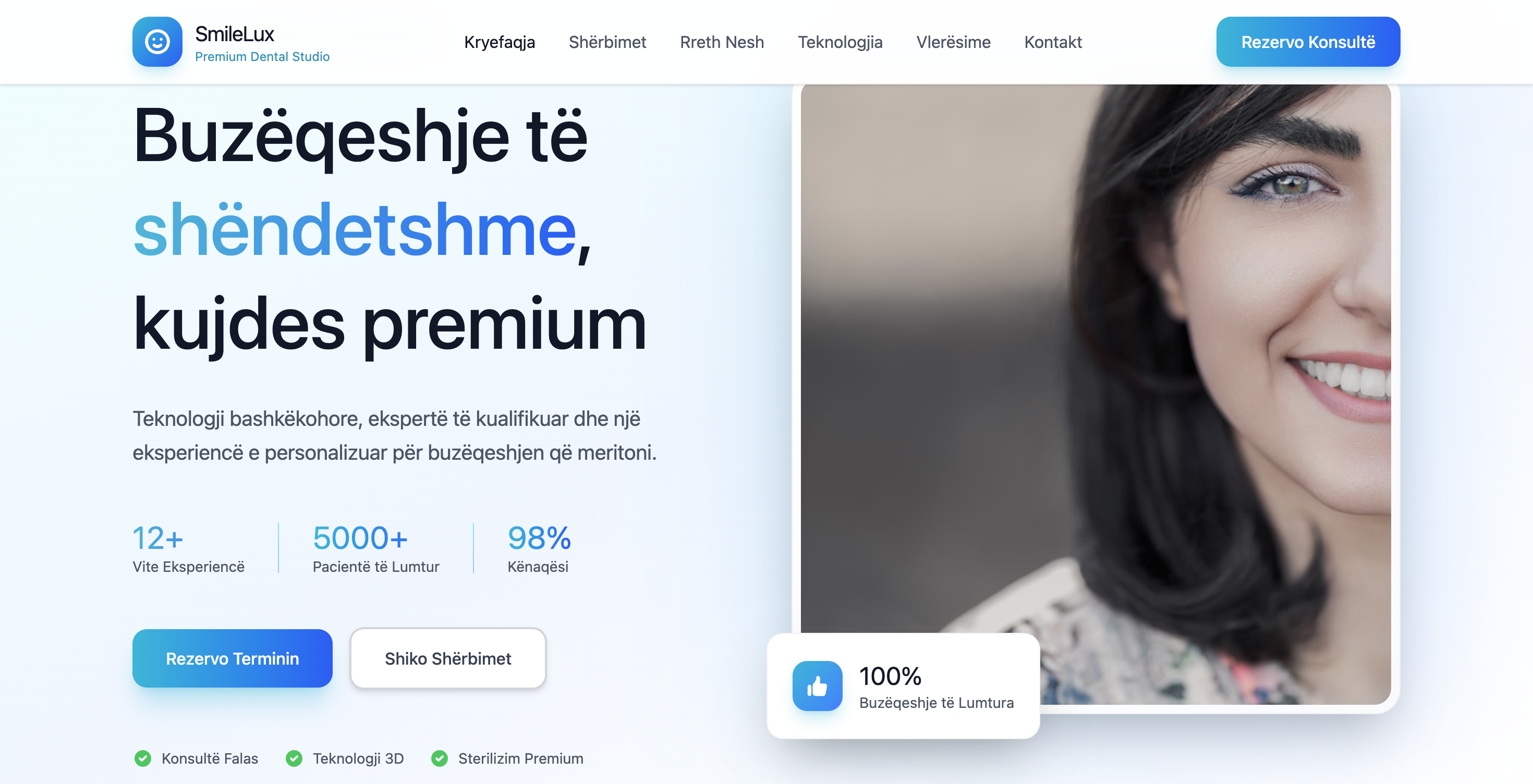 Faqe interneti për SmileLux Dental Studio — klinikë dentare premium